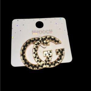 NWT! Elegant Fashion Gold & Black Brooch